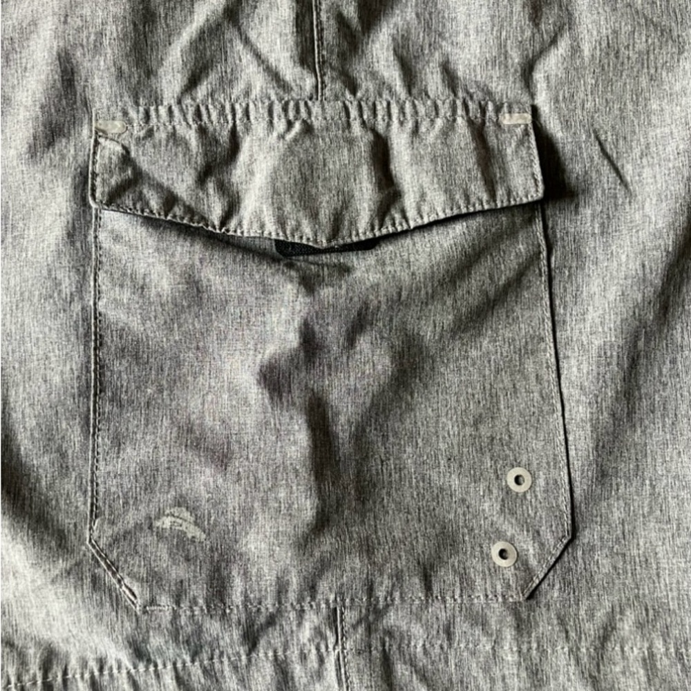 Tommy Bahama Island Active Performance Cargo Shorts - Picture 7 of 14